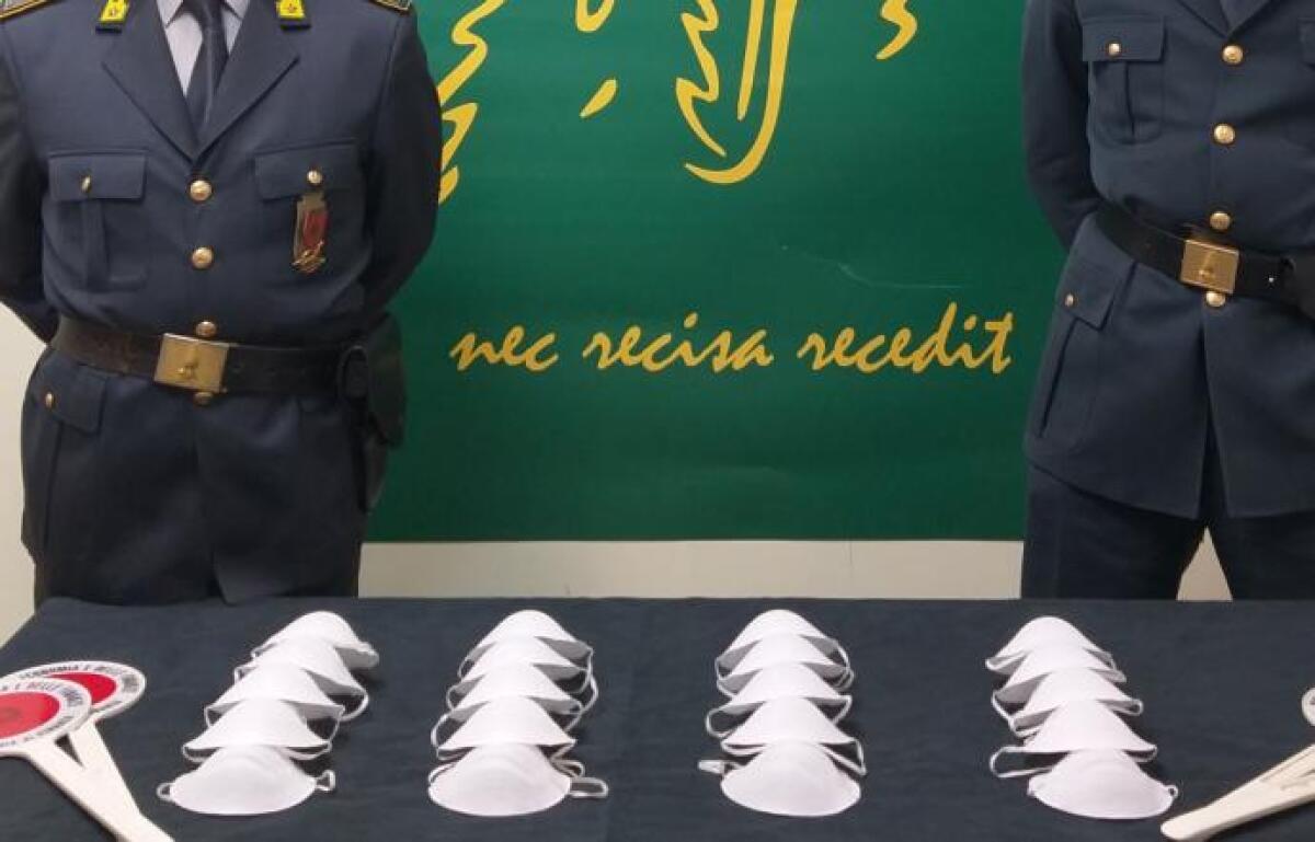 CORONAVIRUS, MASCHERINE ILLEGALI VENDUTE A MASCALI: SEQUESTRATE - 