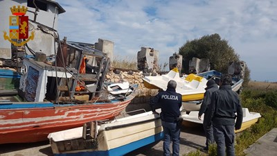 PESCATORI ABUSIVI CON IL REDDITO DI CITTADINANZA, MAXI BLITZ NELL’OASI DEL SIMETO