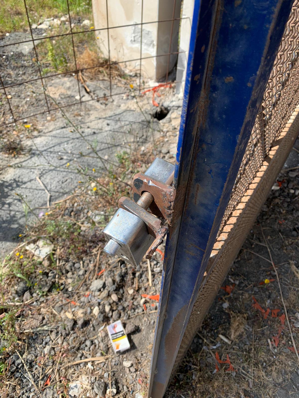 I LADRI NON SI FERMANO NEANCHE CON IL CORONAVIRUS, RUBATI CAVI ALL'INTERNO DELLA  PISCINA