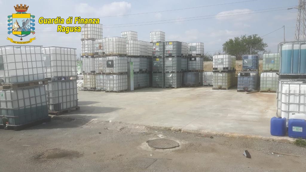 SEQUESTRATI CIRCA 4.500 LITRI DI GEL SANIFICANTE PER LE MANI TRA LE PROVINCE DI RAGUSA, CATANIA ED ENNA. RITIRATI DAL MERCATO OLTRE 4.500 CONFEZIONI.