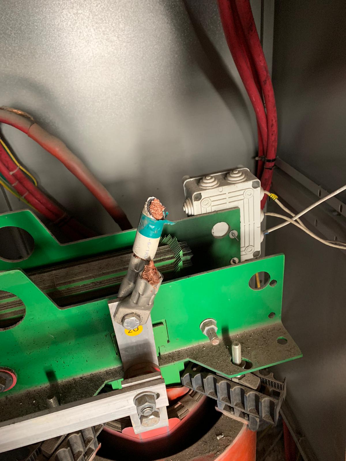 I LADRI NON SI FERMANO NEANCHE CON IL CORONAVIRUS, RUBATI CAVI ALL'INTERNO DELLA  PISCINA