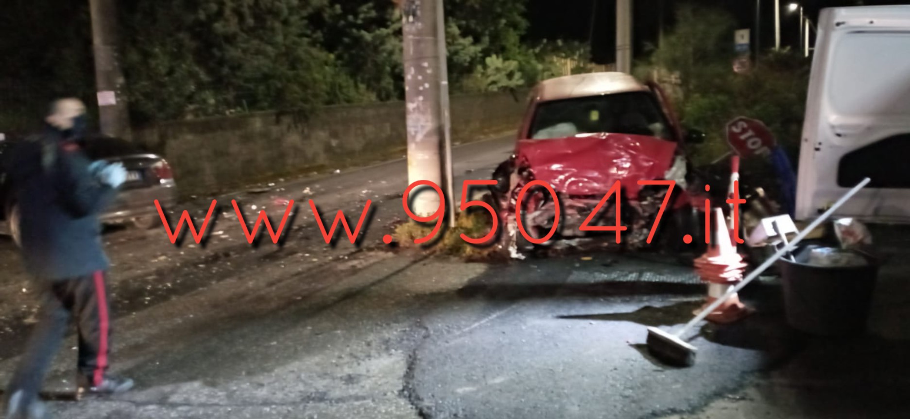 VIOLENTO SCONTRO FRONTALE IERI SERA A MASCALUCIA: DUE FERITI