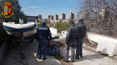 PESCATORI ABUSIVI CON IL REDDITO DI CITTADINANZA, MAXI BLITZ NELL’OASI DEL SIMETO