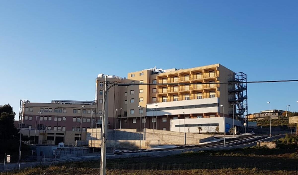 SEI OPERATORI RISULTATI POSITIVI AL TAMPONE ALL’OSPEDALE DI BIANCAVILLA, CIANCIO (M5S): “RAZZA INTERVENGA SUBITO PER AZZERARE IL CONTAGIO” - 