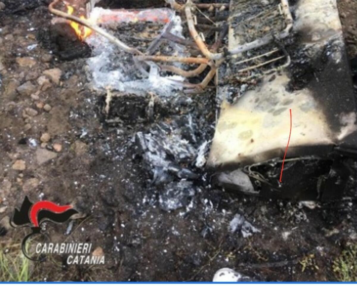 BIANCAVILLA, BRUCIAVANO RIFIUTI A RIDOSSO DELLE ABITAZIONI: DUE ARRESTATI - 