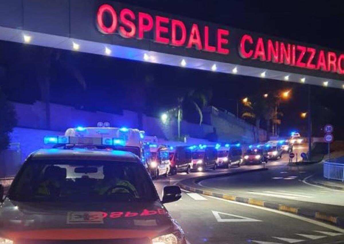 CALTAGIRONE, TRASFERITI IN OSPEDALE TUTTI I 24 POSITIVI DELLA CASA DI RIPOSO “DON BOSCO” - 