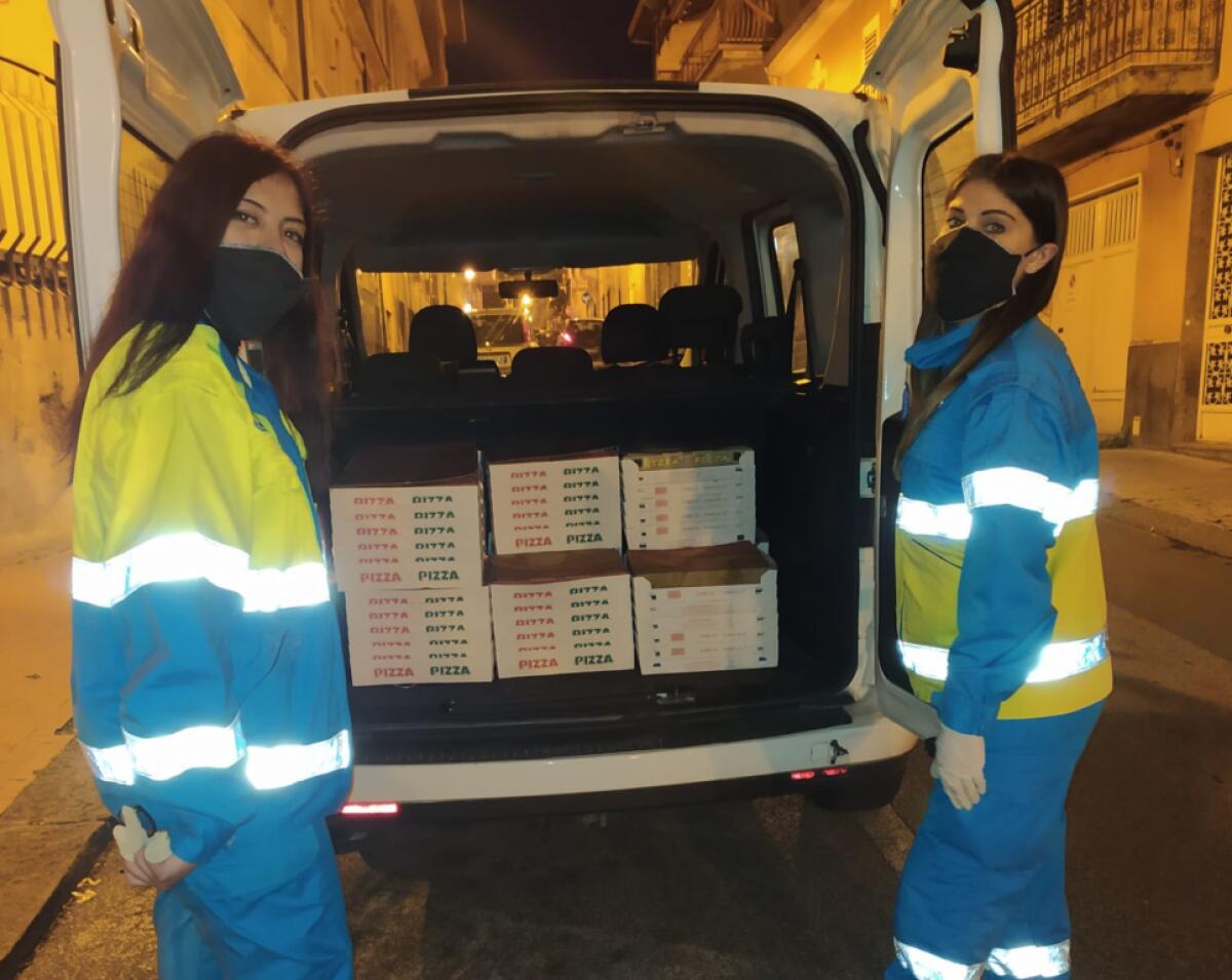 SANTA MARIA LICODIA: RISTORANTE DONA 70 PIZZE AI PIÙ BISOGNOSI TRAMITE LA MISERICORDIA - 