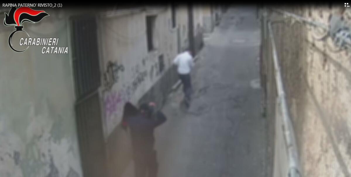 PATERNO': PICCHIANO E RAPINANO UN TRASPORTATORE, ARRESTATO 43 ENNE - 