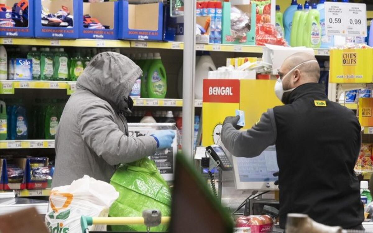 A BELPASSO MASCHERINA OBBLIGATORIA PER TUTTI CITTADINI CHE SI RECANO PRESSO GLI ESERCIZI COMMERCIALI - 