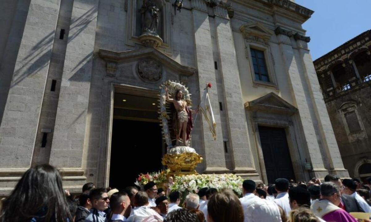 COMUNICATO AI FEDELI CATTOLICI, «CAMPANE A FESTA ALLE 21 IN TUTTE LE CHIESE DI PATERNO'» - 