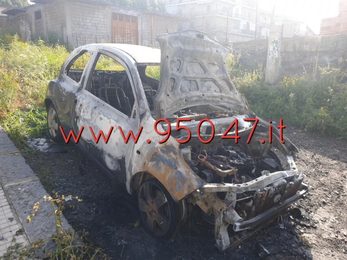 NELLA NOTTE AUTO IN FIAMME A PATERNO' - 