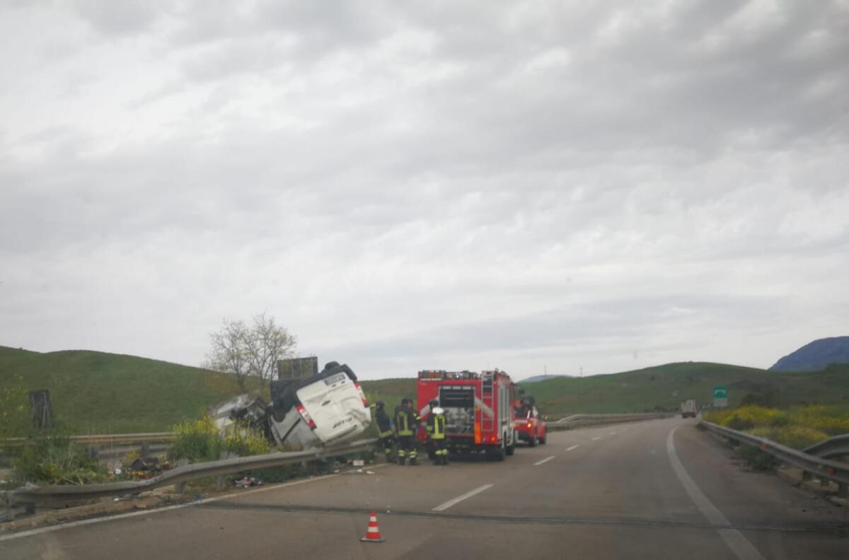 A 19 CATANIA – PALERMO: GRAVE INCIDENTE STAMATTINA, FERITI DUE PATERNESI - 