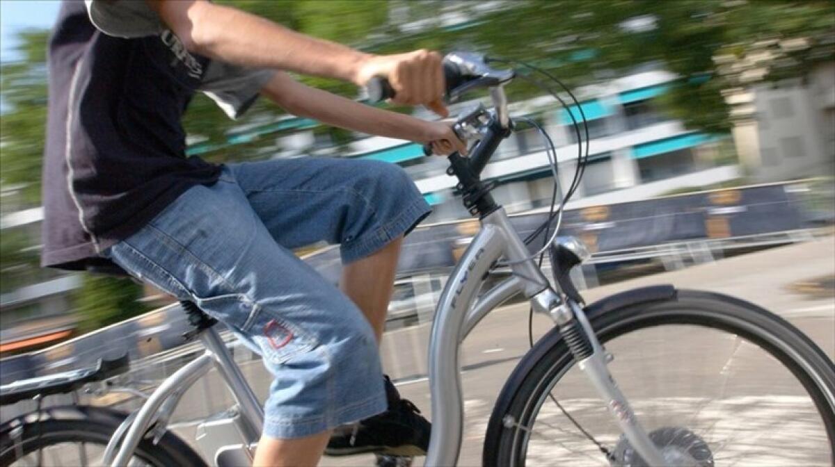 FIRENZE, MULTATO IN BICI: “MEGLIO LA MULTA E NON A CASA CON MOGLIE E FIGLIE” - 