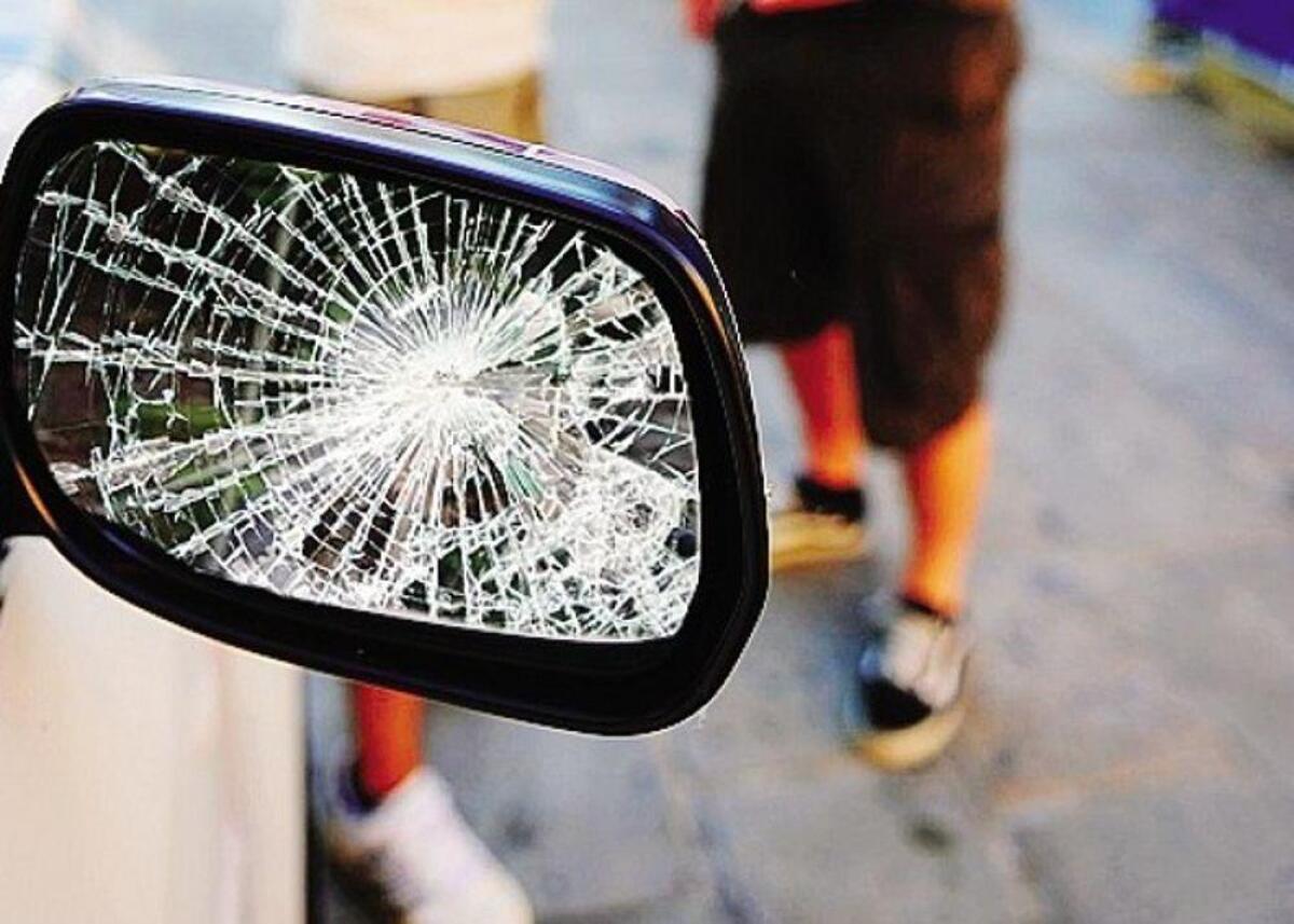 CATANIA, SORELLE ADRANITE INSCENANO LA TRUFFA DELLO SPECCHIETTO: INDAGATE - 