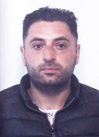 CATANIA: TENTA DI SFUGGIRE AL CONTROLLO INVESTENDO IL MILITARE: ARRESTATO