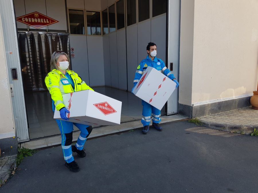 CORONAVIRUS. "CONDORELLI" DONA DOLCI ALLA MISERICORDIA DI CATANIA SANTA CROCE