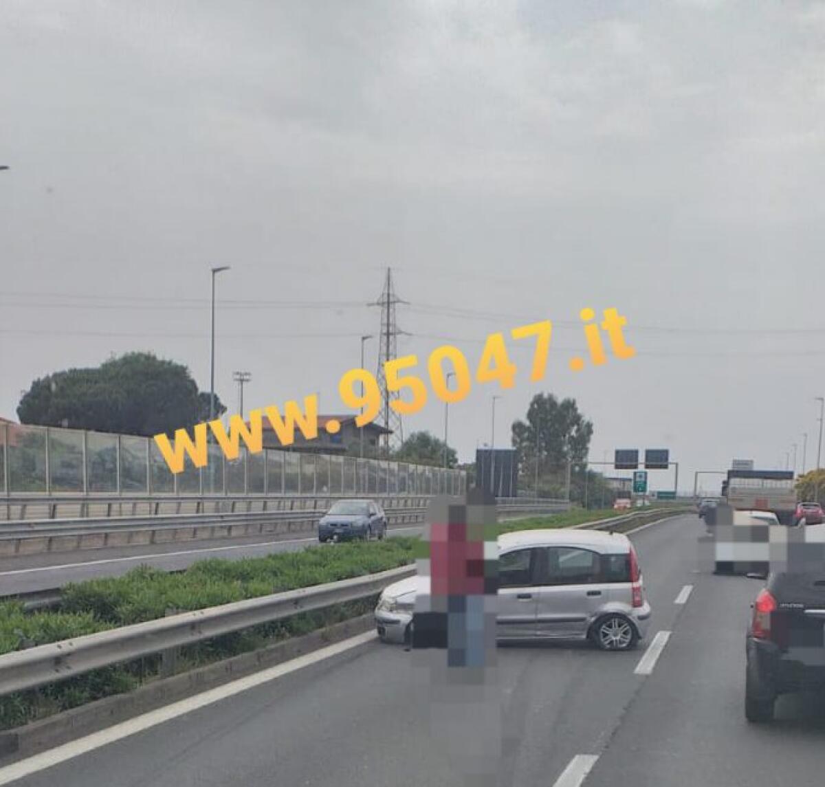 INCIDENTE SULLA TANGENZIALE, LUNGHE CODE DIREZIONE MISTERBIANCO - 