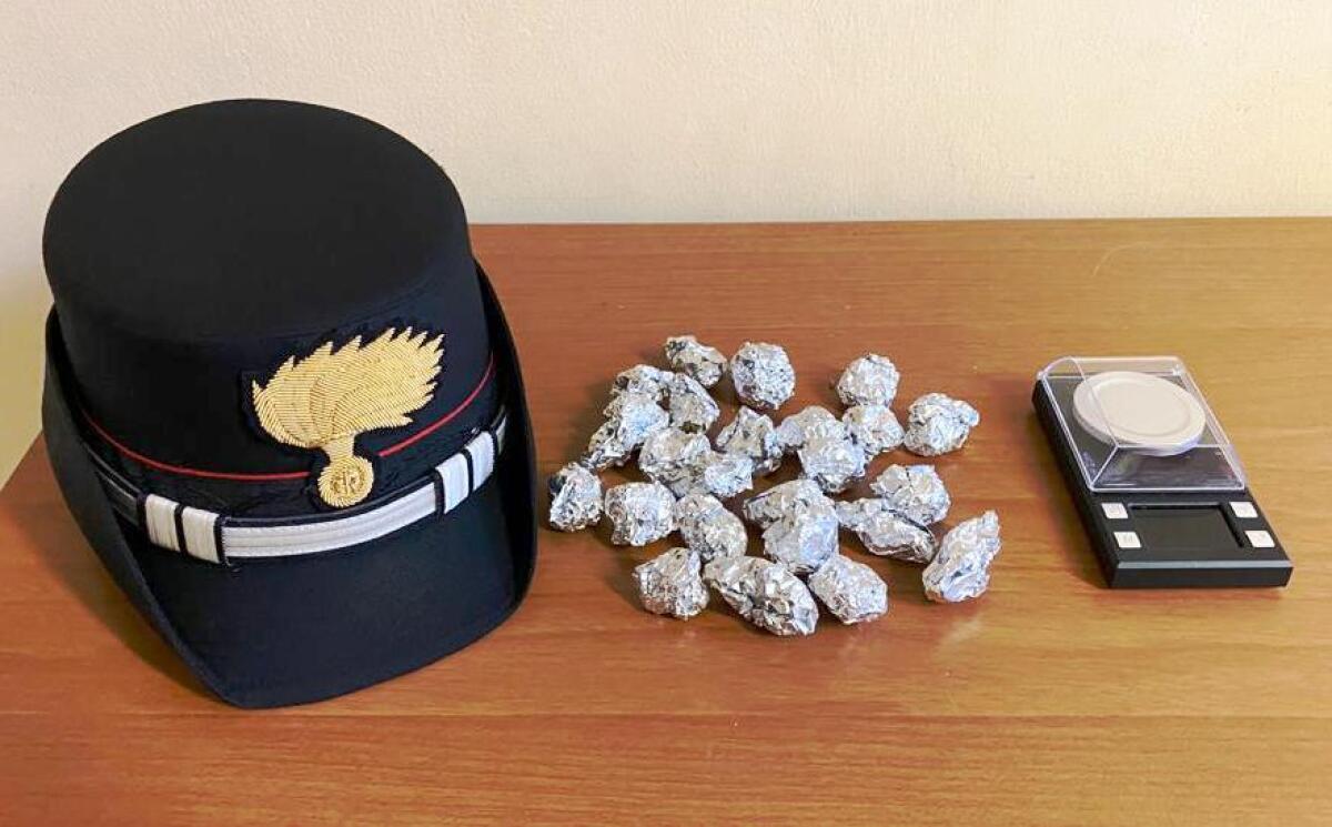 CON LA DROGA NELLO ZAINO NEI PRESSI DI PIAZZA EUROPA A CATANIA: ARRESTATI - 
