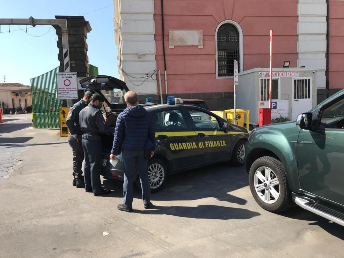 CATANIA: GUARDIA DI FINANZA ARRESTA UN LATITANTE - 