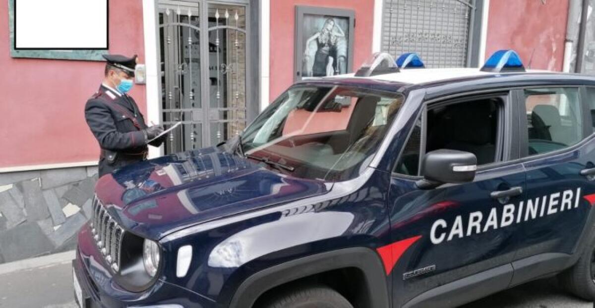 NICOLOSI: TAGLIAVA I CAPELLI CON SARACINESCA ABBASSATA - 