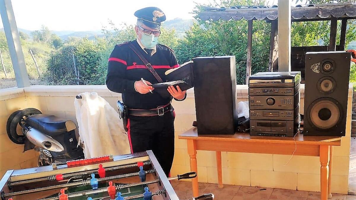 VIZZINI, “RIPULIVANO” LE CASE DEI VICINI: DENUNCIATI - 