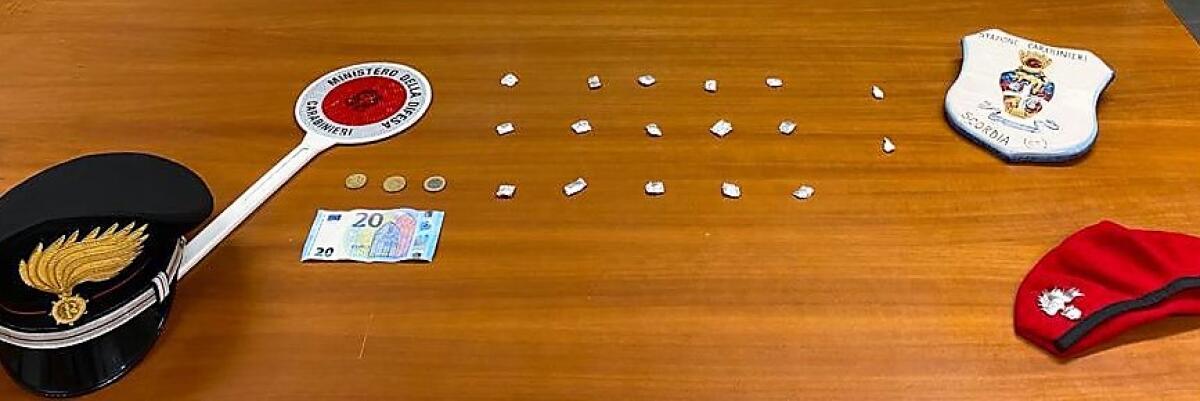 SCORDIA: NASCONDEVA LA COCAINA NELL'AVVOLGIBILE, ARRESTATO - 