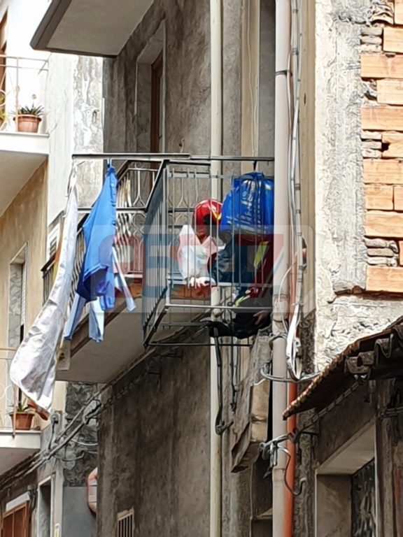 PATERNO': CEDE BALLATOIO, FERITI BAMBINO DI CINQUE ANNI, LA MAMMA E LA ZIA - SONO FUORI PERICOLO