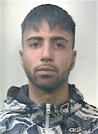 MASCALUCIA PUSHER ED ASSUNTORE BECCATI DAI CARABINIERI: UN ARRESTO