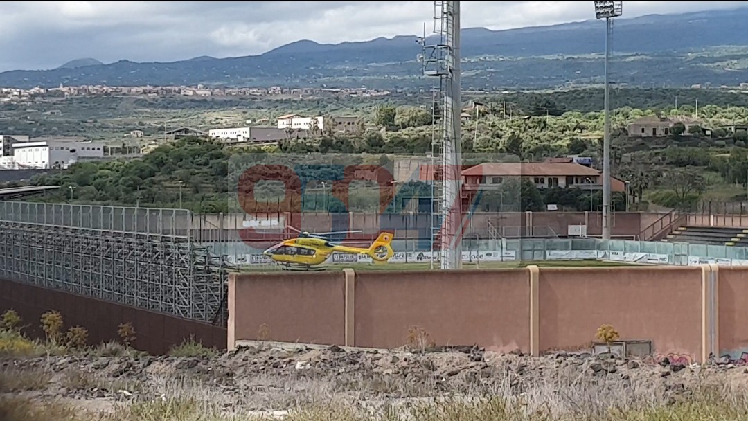 Paternò: crolla un ballatoio al primo piano Feriti mamma, figlio e la zia , nessuno in pericolo di vita