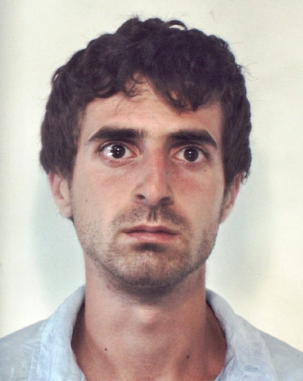 CATANIA. IL COVO CON I PITBULL E LA FUGA SUI TETTI: DUE ARRESTI PER DROGA