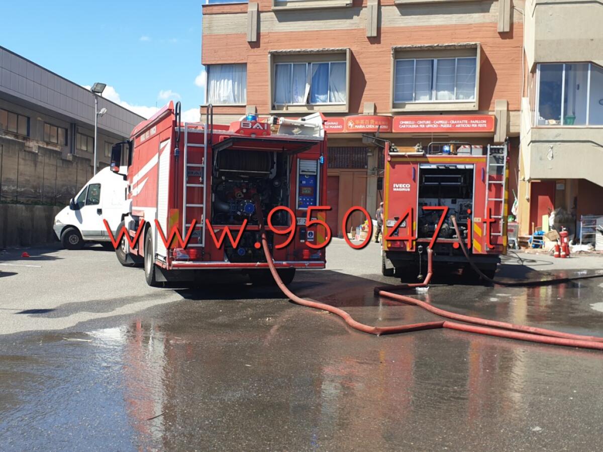 INCENDIO IN UN CAPANNONE DI MISTERBIANCO - 