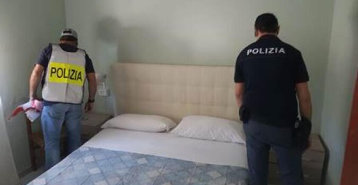 SCOPERTO A VACCARIZZO UN RESIDENCE  CHE “ACCOGLIE” PROSTITUTE E CLIENTI: DENUNCIATI I TITOLARI - 