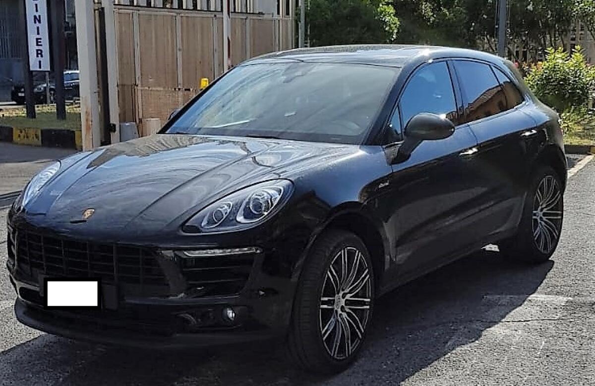 MANIACE: ISPETTORE DELLA POLIZIA LOCALE SPACCIAVA ANCHE CON LA DIVISA INDOSSO - 