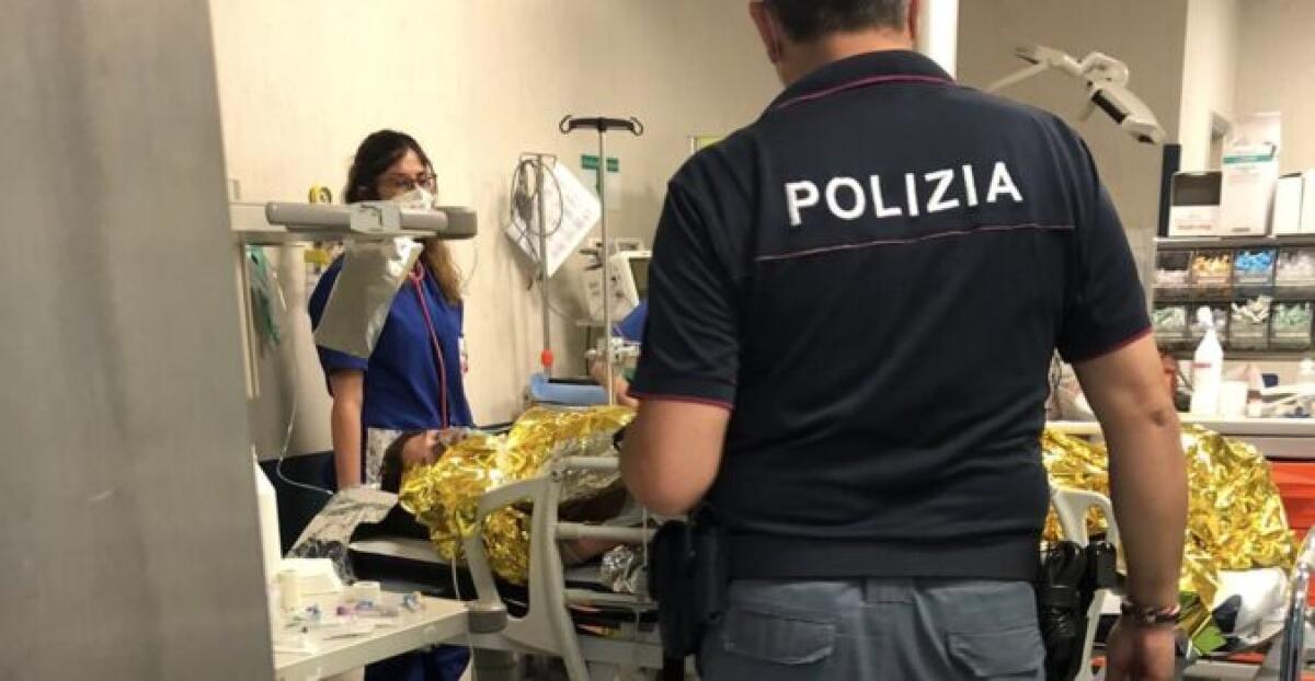 RISCHIA DI ANNEGARE: 12ENNE SALVATO DALLA POLIZIA A CATANIA - 