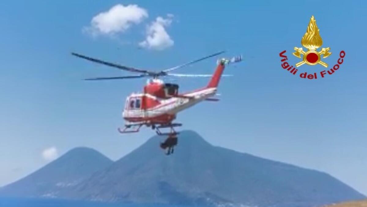 LIPARI, ESCURSIONISTA SOCCORSO DAI VVF DI CATANIA - 