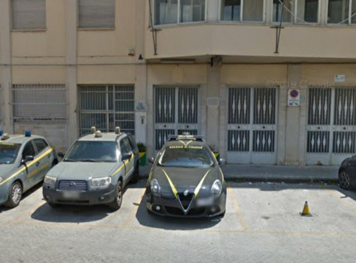 LOCALI DELLA COMPAGNIA DELLA GUARDIA DI FINANZA:  OCCORRE INTERVENIRE IMMEDIATAMENTE - 