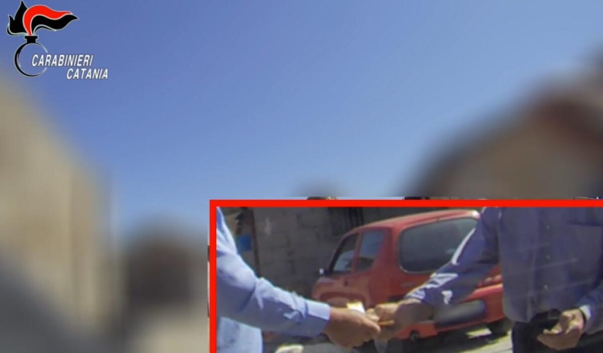 PATERNÒ, DUE ARRESTI PER ESTORSIONE: NEL MIRINO IMPRENDITORE AGRICOLO - IL VIDEO - 