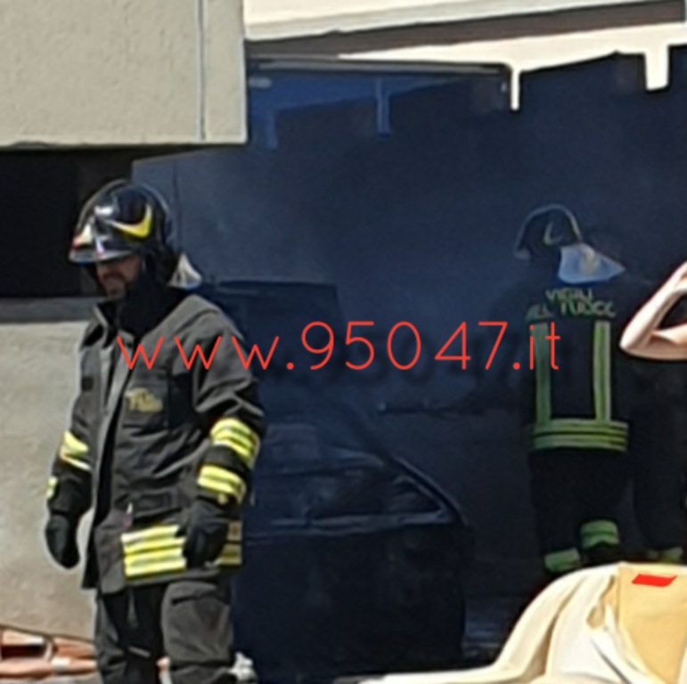 INCENDIO IN UN CAPANNONE DI MISTERBIANCO