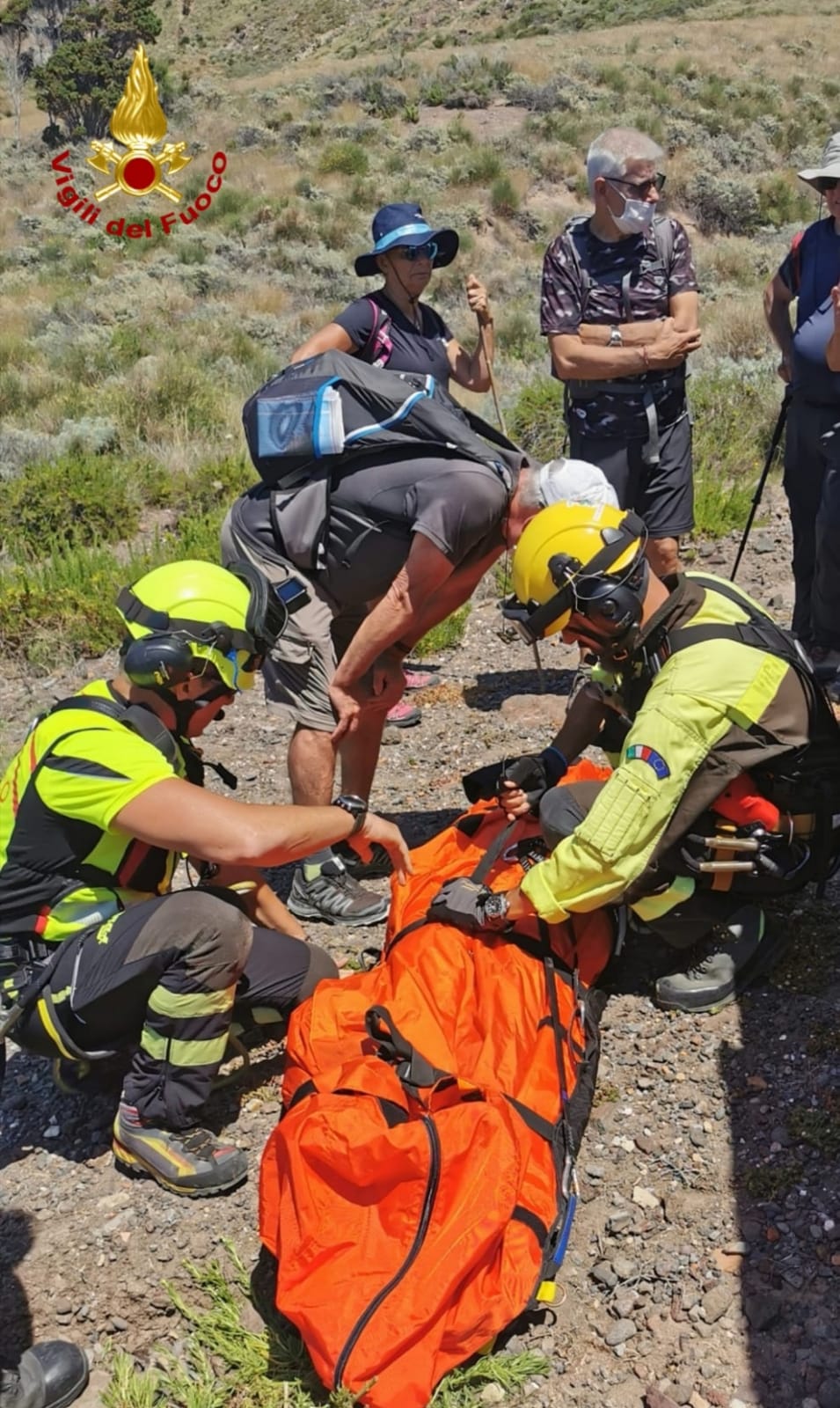 LIPARI, ESCURSIONISTA SOCCORSO DAI VVF DI CATANIA