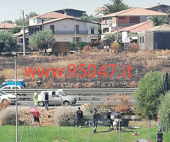 INCIDENTE QUESTA MATTINA SULLA SS121 - AUTO FINISCE FUORI STRADA