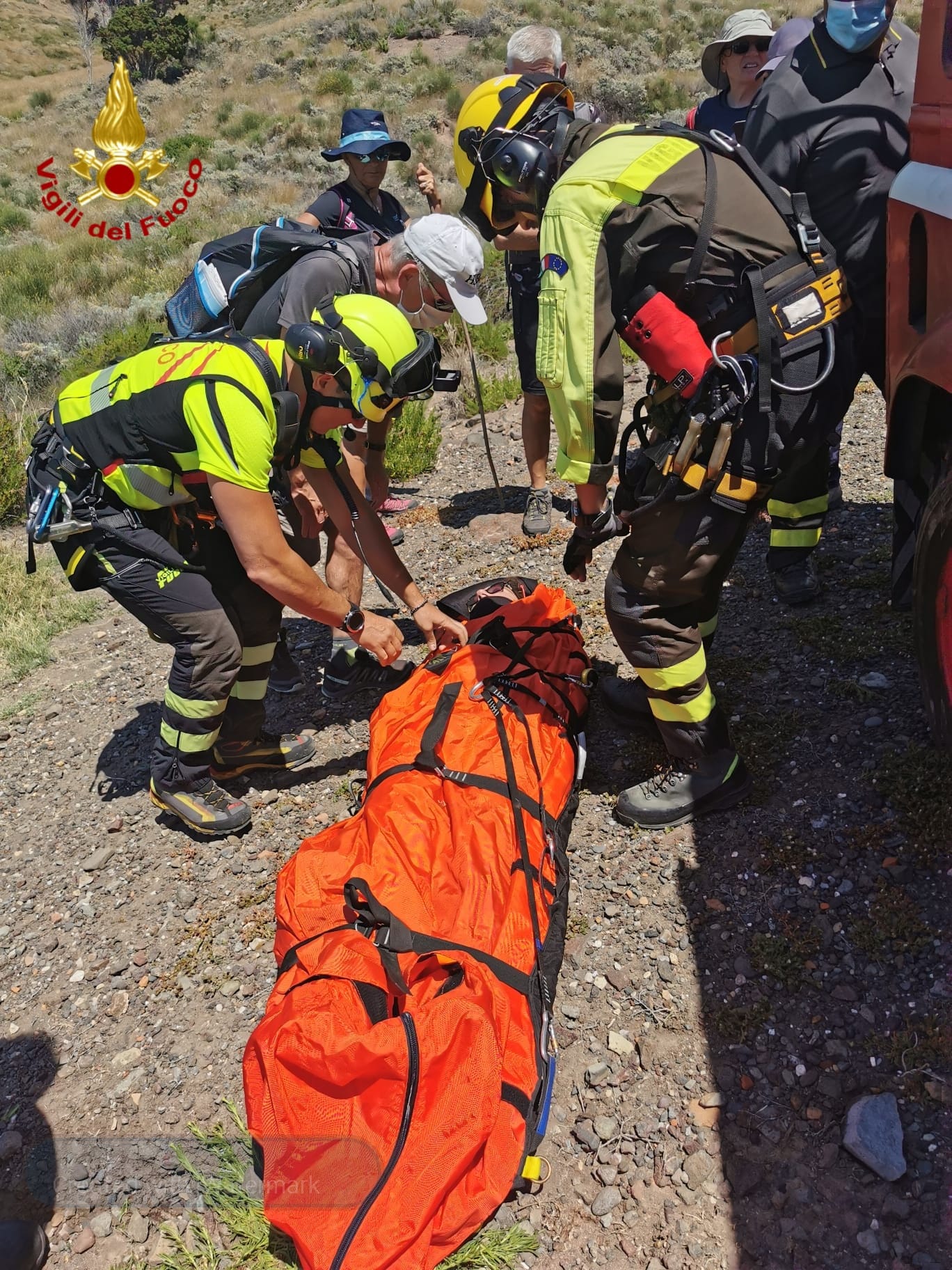 LIPARI, ESCURSIONISTA SOCCORSO DAI VVF DI CATANIA