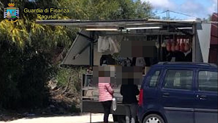 SHOPPING E PALESTRA DURANTE L’ORARIO DI LAVORO, SOSPESI 4 DIPENDENTI ASSENTEISTI DELL’ASP DI VITTORIA