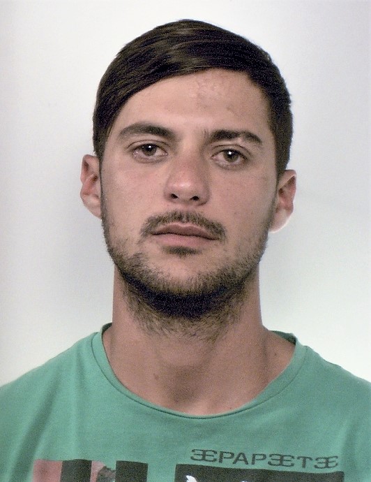 SEQUESTRATI OLTRE 5 KG DI DROGA A RIPOSTO. TRE IN MANETTE