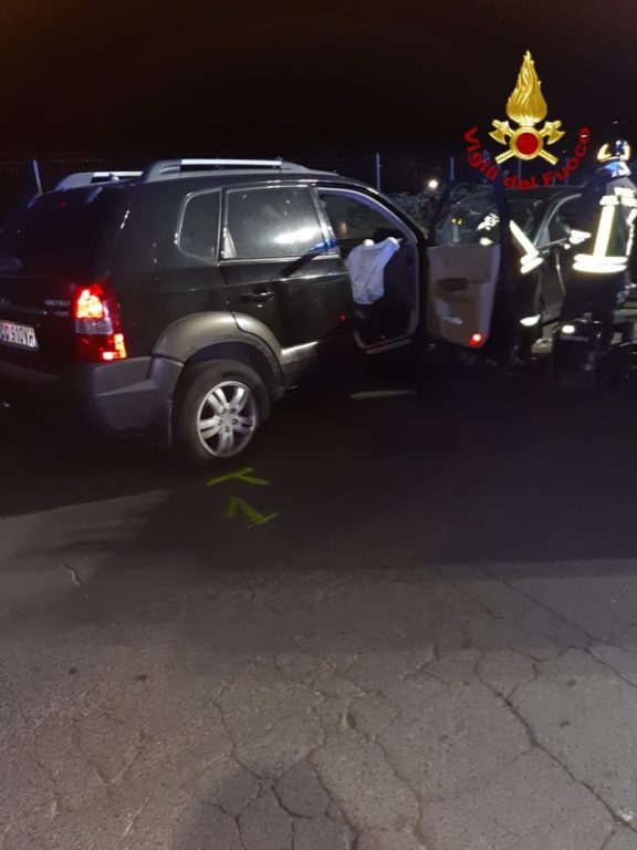 SCONTRO FRONTALE NELLA NOTTE IN VIA NAZARIO SAURO