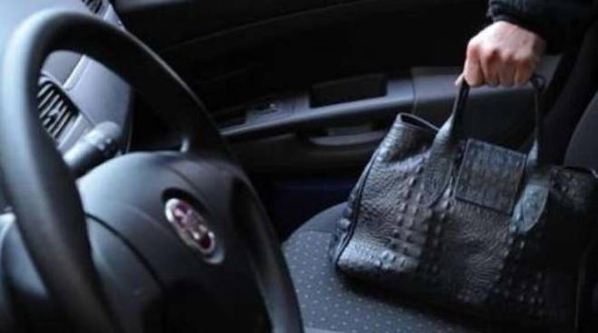 CATANIA, AVEVA ASSALTATO L’AUTO DI DUE TURISTE SULL’ASSE DEI SERVIZI: ARRESTATO - 