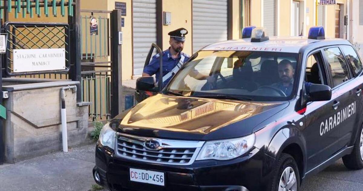 MANIACE: SCOPERTI DUE TRUFFATORI DEL WEB - 