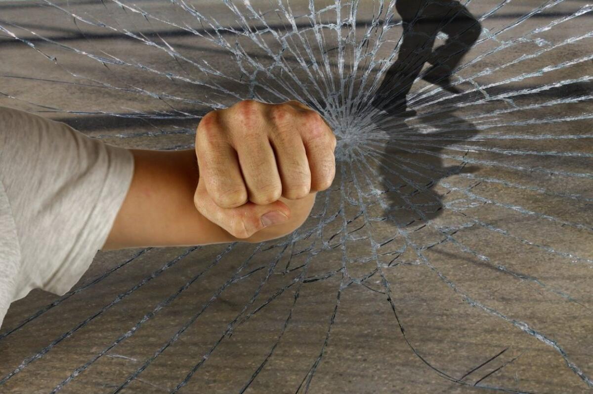 CATANIA. BECCATO DOPO L’ATTIVAZIONE DELL’ALLARME: LADRO ARRESTATO - 