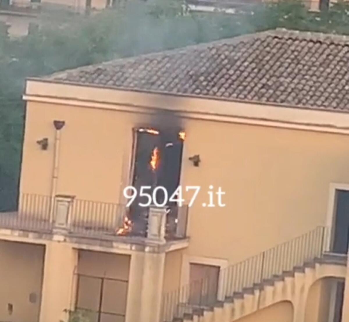 PATERNÒ. I VANDALI IN AZIONE A CASA CONIGLIO - 