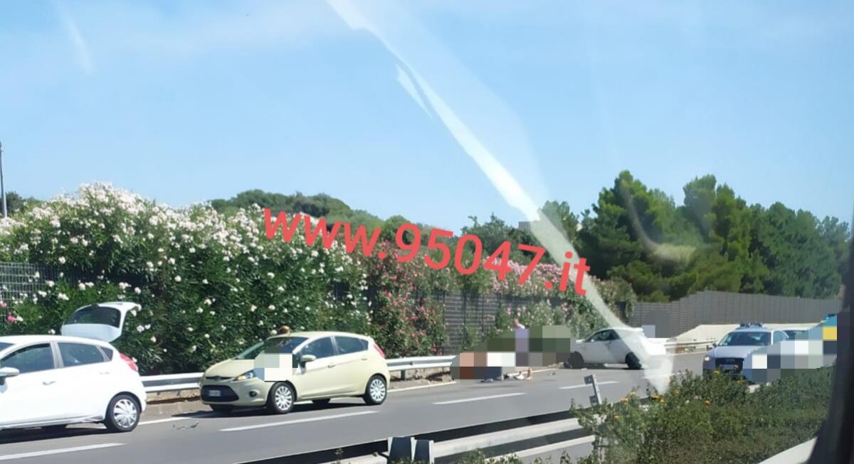 INCIDENTE SULLA TANGENZIALE DI CATANIA. FERITO E LUNGHE CODE - 