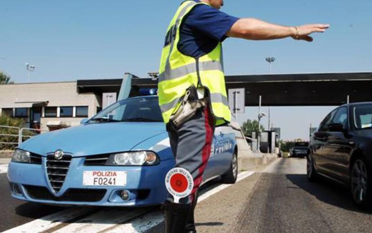 CATANIA, FURBETTI DELLA CORSIA D’EMERGENZA: RITIRATE 7 PATENTI - 